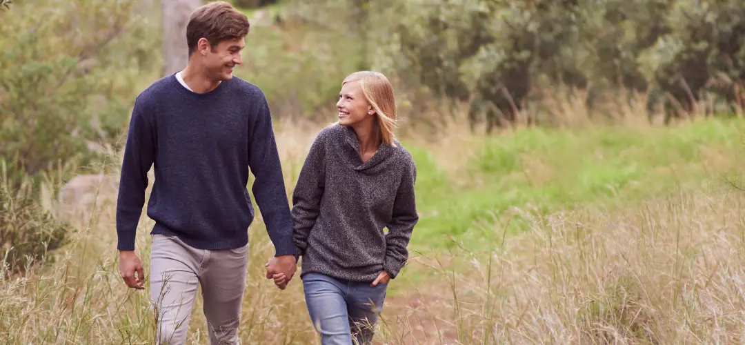 balade main dans la main