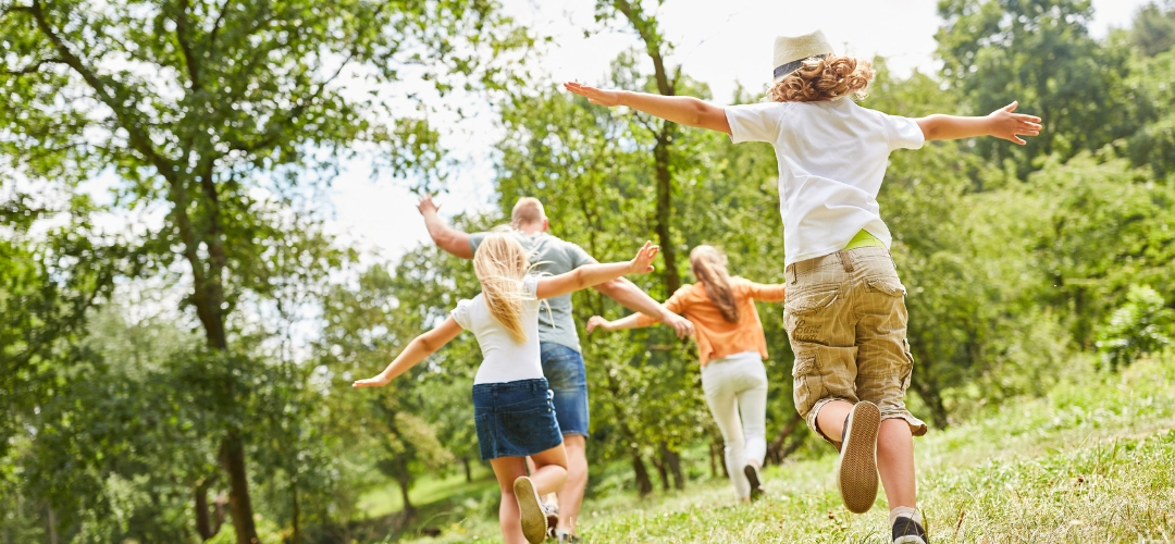 Famille dans le parc