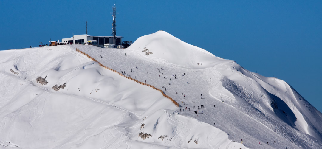 Descente d'une piste de ski à La Plagne